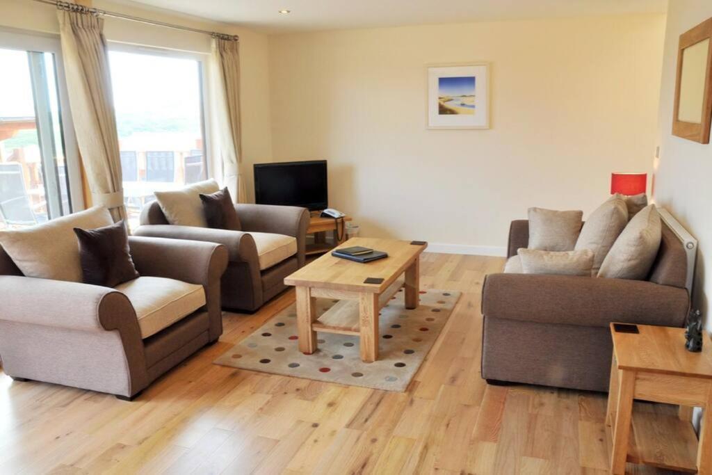 Skylark Sleeps 8 Private Hot Tub & Dogs Welcome Nr Padstow, Resort Pool Bar & Watersports St Columb Major Exterior foto