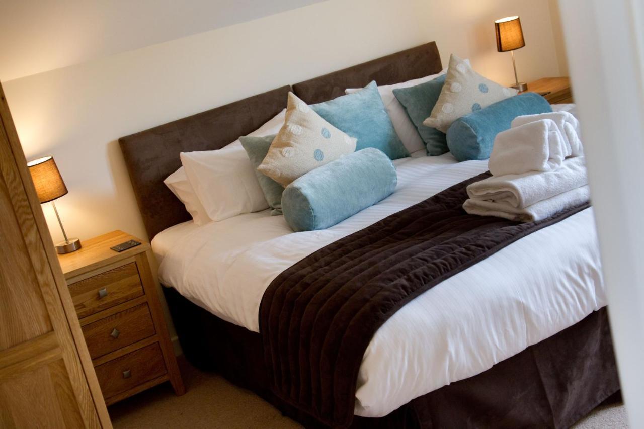 Skylark Sleeps 8 Private Hot Tub & Dogs Welcome Nr Padstow, Resort Pool Bar & Watersports St Columb Major Exterior foto